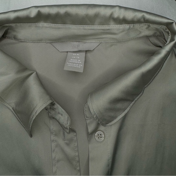 H&M Satin Blouse Long Sleeve Grey/Green Notched Collar Button Down - Picture 2 of 8